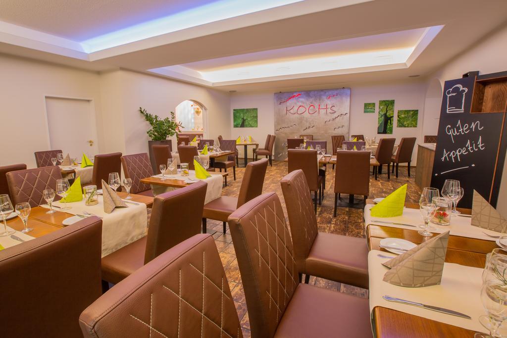 Hotel Zur Pfalz Kandel Esterno foto